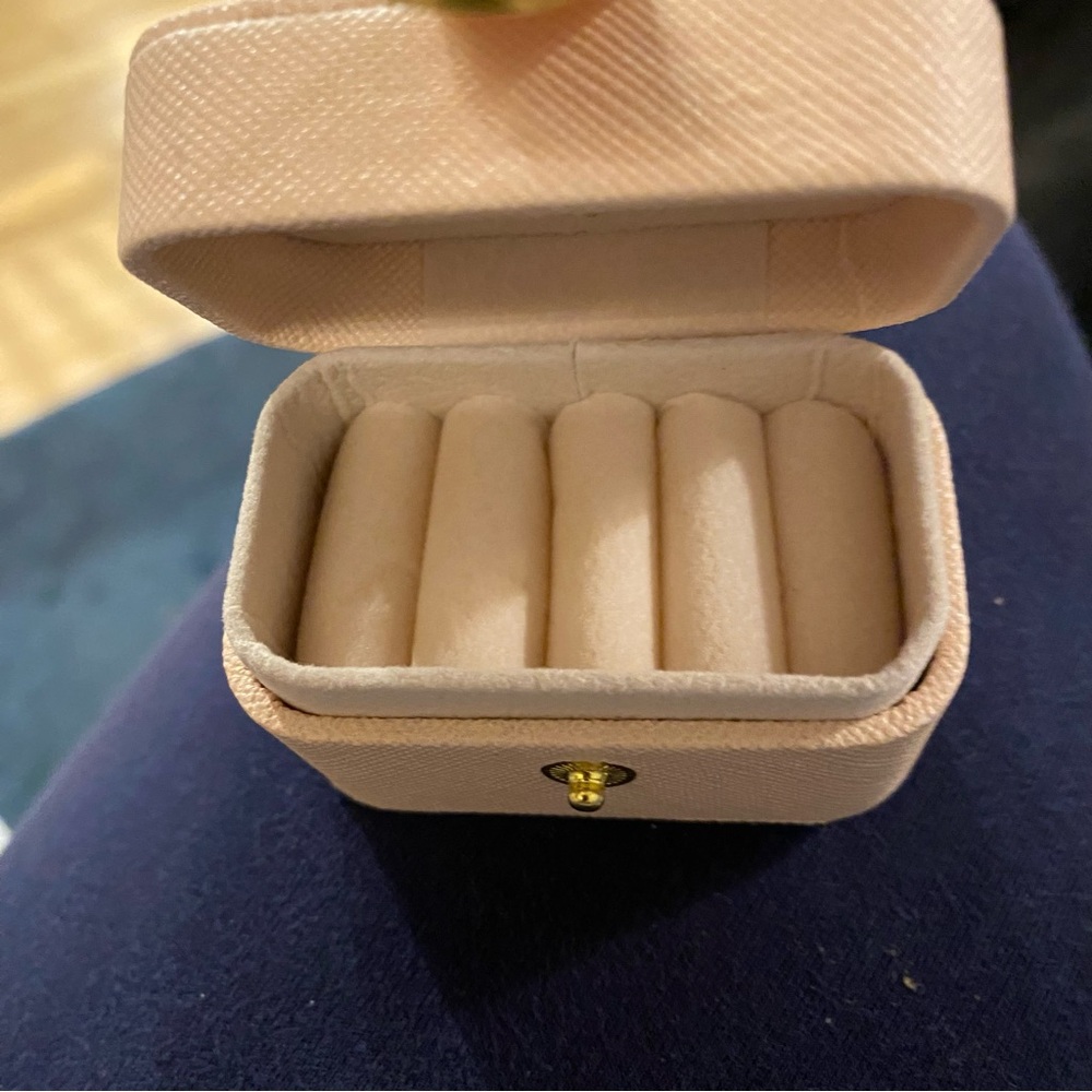 New- travel case for rings. New